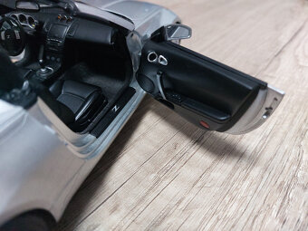 model auta Nissan 350 Z Roadster 1:18 Autoart - 9