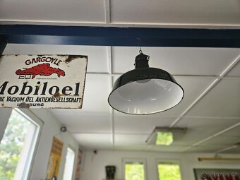 Tovární fabricka stará lampa. - 9