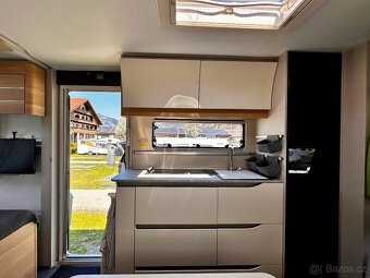 Prodej rodinného obytného přívěsu Adria Adora 573 PT - 9