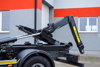 HÁKOVÝ NOSIČ KONTEJNERŮ + HYDRAULICKÁ RUKA MERCEDES AXOR 18T - 9