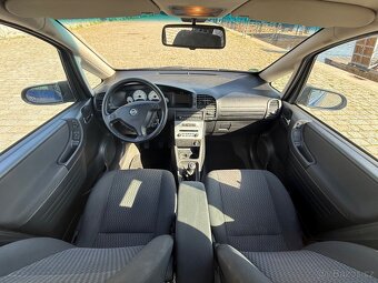 Opel Zafira 1.8 i - 7 míst - 9