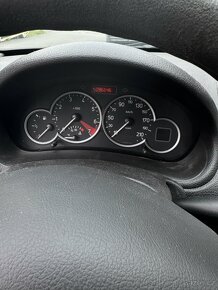 Rezervace Peugeot 206 2005 rv 104000 km - 9