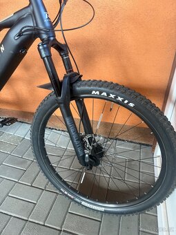 Celoodpružené elektrokolo Raymon 150E 9.0 SE - 9