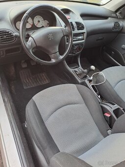 Peugeot 206 1.1i r.v. 2004 3dv. - 9