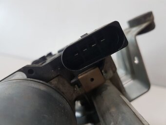 Motorek předních stěračů s táhly Octavia III - 9