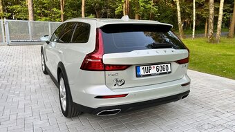 Prodám Volvo V60 cross country, nez.topení, odpočet DPH - 9