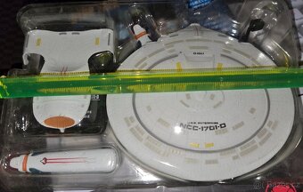 F-Toys Enterprise NCC1701D - 9