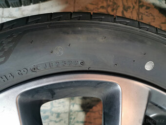 Mazda CX-30 - orig. 18" alu disky s letnými pneu - 6+ mm - 9