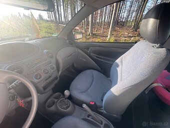 Toyota yaris 1,0 - Havlíčkův Brod - 9