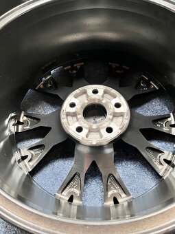 5x112 R17 VW Tiguan / Tulsa - originál Alu + šrouby - 9
