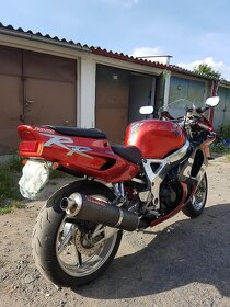 Honda cbr 900rr - 9