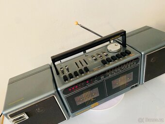 Radiomagnetofon Grundig Party Center 2200, rok 1987 - 9