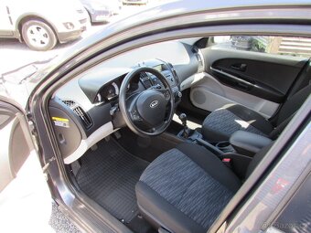Kia Cee'd 1.4i 80kW kombi, 1.majitel, Serviska - 9