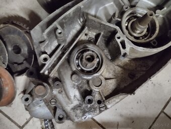 Motor Jawa 250 - 9