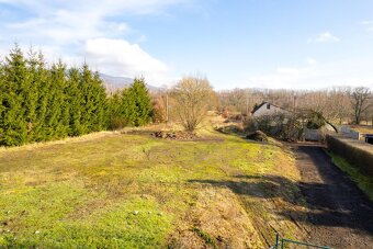 Prodej stavebního pozemku 1738 m2 - 9