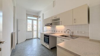 Pronájem bytu 2+1 + hala, 94m2, 2 balkony, 5. patro s výtah - 9
