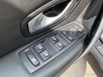 Renault Laguna 2.0dCi , 127 kW nafta, 2012 - 9
