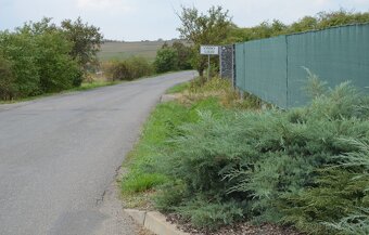 Pozemek Vysoký Újezd, 1269m² u golfu - 9