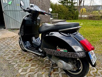 VESPA 300 GTS super - 9