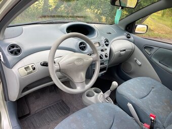 toyota yaris 1.0 2003 nova stk - 9