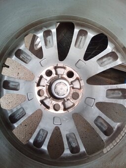 Prodám kola z range rovera 255/55r20 - 9