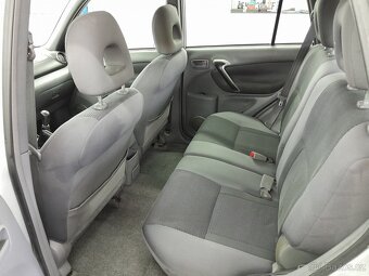 Toyota Rav4 2,0 115 D-4D - 9