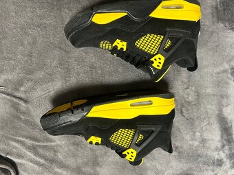 Jordan 4 yellow thunder - 9