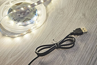 4metrová lepící LED páska s USB koncovkou - 9