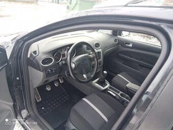 Ford Focus kombi 1.6  benzín 74 kW 2010 - 9