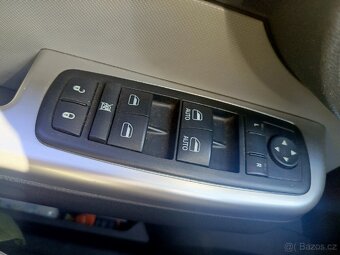 Prodám Dodge nitro 2.8 crd nafta - 9