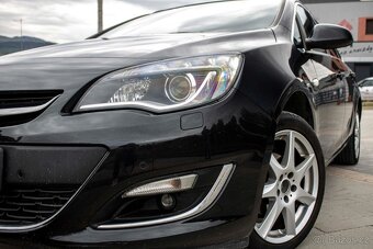Opel Astra Sport Tourer ST 1.4 Turbo 140k Cosmo - 9