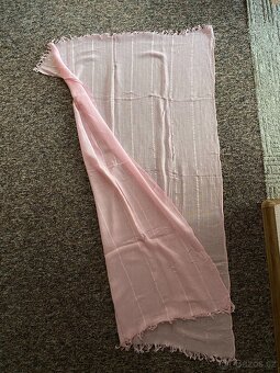 Nový šátek Avon - světle růžový, decentní vzor - 9