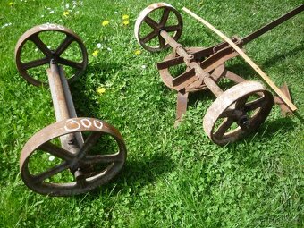 prodám staré litinové podvozky - vhodné ke stabilákům, či ji - 9