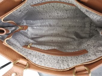 Guess originál kožená kabelka - 9