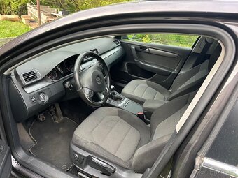 Volkswagen Passat B7 2.0 103kW - 9