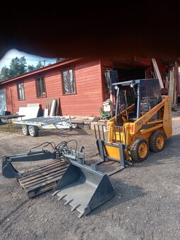 Smykovy nakladac bobcat gehl 1625 - 9