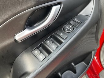 Hyundai i30 1,4 T-GDI, STYLE, SERVISKA (2017) - 9