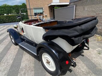 La Licorne V14W4 Cabriolet (1926) - 9