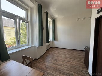 Pronájem prostor 40 m2, u místeckého náměstí U Staré pošty, - 9