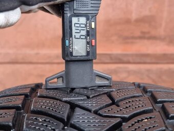 Zimní Dunlop 225/45/17 - 9