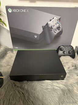 XBOX ONE X 1TB V TOP STAVU - 9