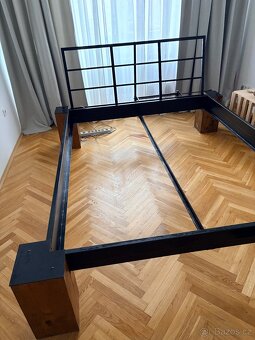 Industriální masivní postel - 9