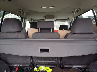 Volkswagen Touran - 9