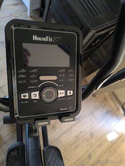 Profi eliptický trenažér HouseFit Motio 80i Train - 9