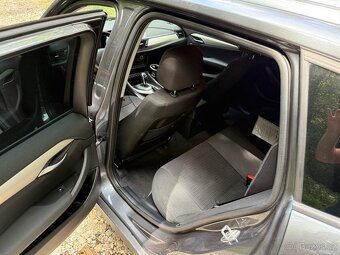 Prodám BMW X1 2.0d rv.2014 xdrive - 9