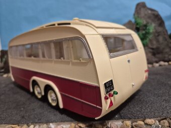 Prodám model Karavanu 1:18 Hénon 1965 - 9