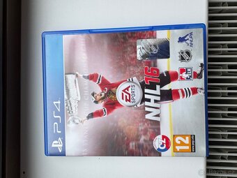 Prodám PS4 1TB - 9