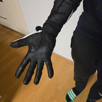 Chráničova vesta SPEED STUFF a cyklo rukavice POC - 9