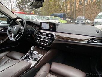 BMW 520d xDrive Touring LuxuryLine 2018 122tkm 4x4 klima ČR - 9