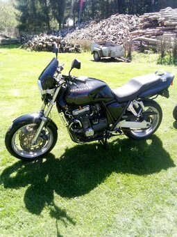 MV Agusta Brutale 910 a Honda CB 1000 super four big one - 9